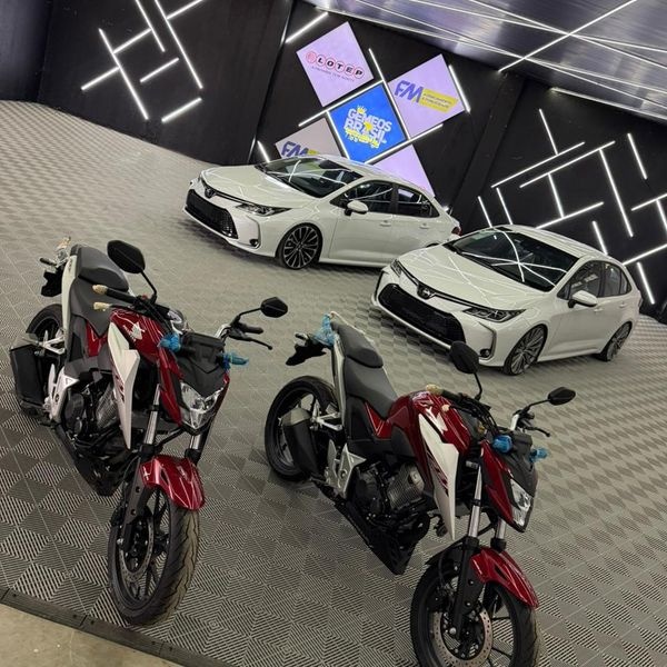 EDIÇÃO 40 - 2x TOYOTA COROLLA XEI + 2x HONDA CB300F TWISTER